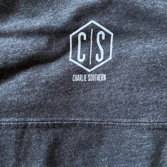 Charlie Southern graphic medium T-shirt dark charcoal gray short sleeves unisex - Picture 5 of 6